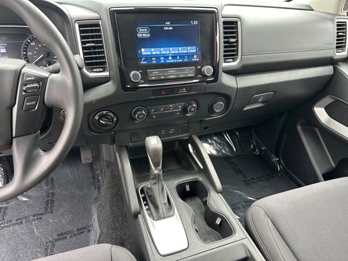 Certified 2022 Nissan Frontier SV image 28