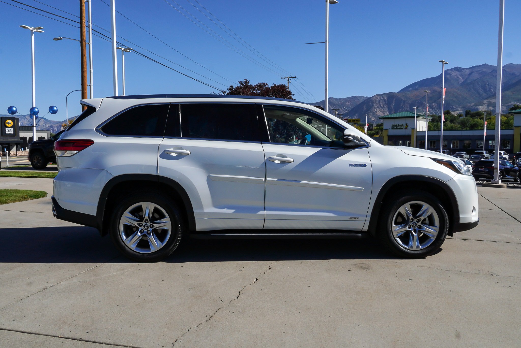 Used 2019 Toyota Highlander Limited AWD/4WD image 9