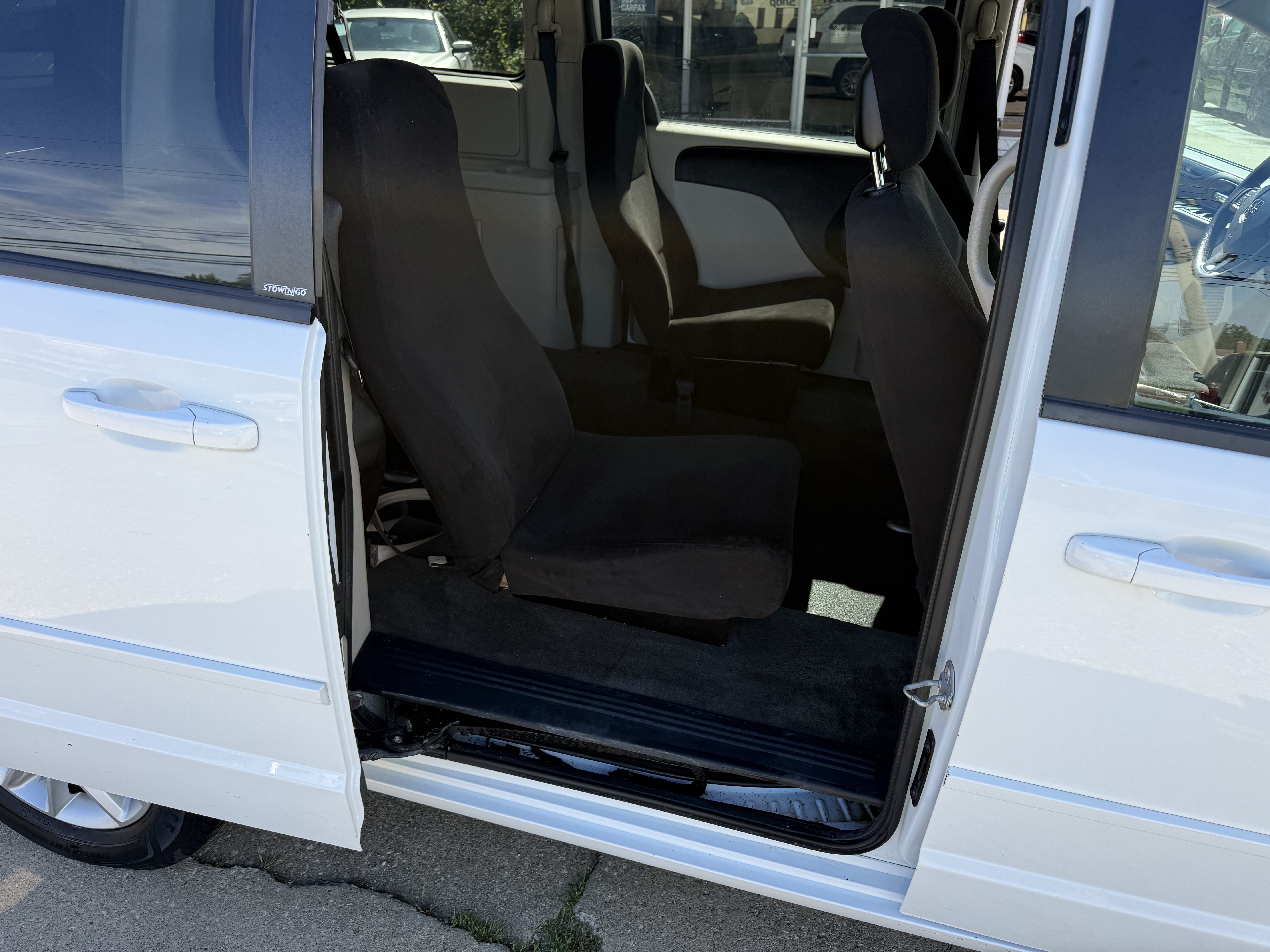 Used 2014 Dodge Grand Caravan SXT FWD image 13