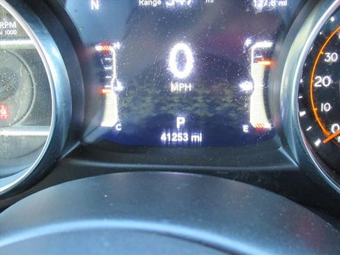 Used 2022 Jeep Wrangler Unlimited Sport image 29