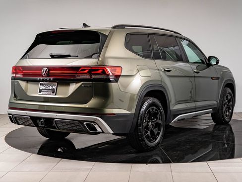 Used 2025 Volkswagen Atlas Peak Edition SE AWD/4WD image 10