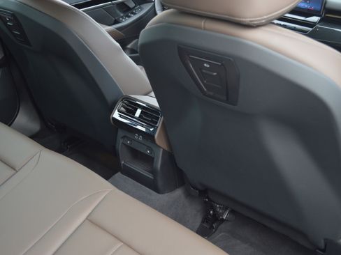 Used 2025 BMW 530i xDrive 530i xDrive w/ Premium Package image 33