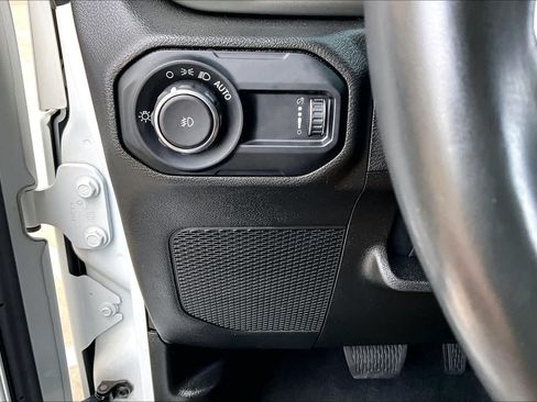 Used 2023 Jeep Wrangler Unlimited Sahara w/ Cold Weather Group AWD/4WD image 33