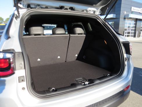 New 2026 Jeep Compass Latitude image 11