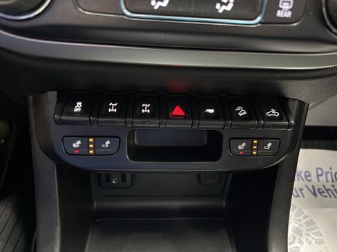 Used 2019 Chevrolet Colorado ZR2 w/ ZR2 Dusk Special Edition AWD/4WD image 19