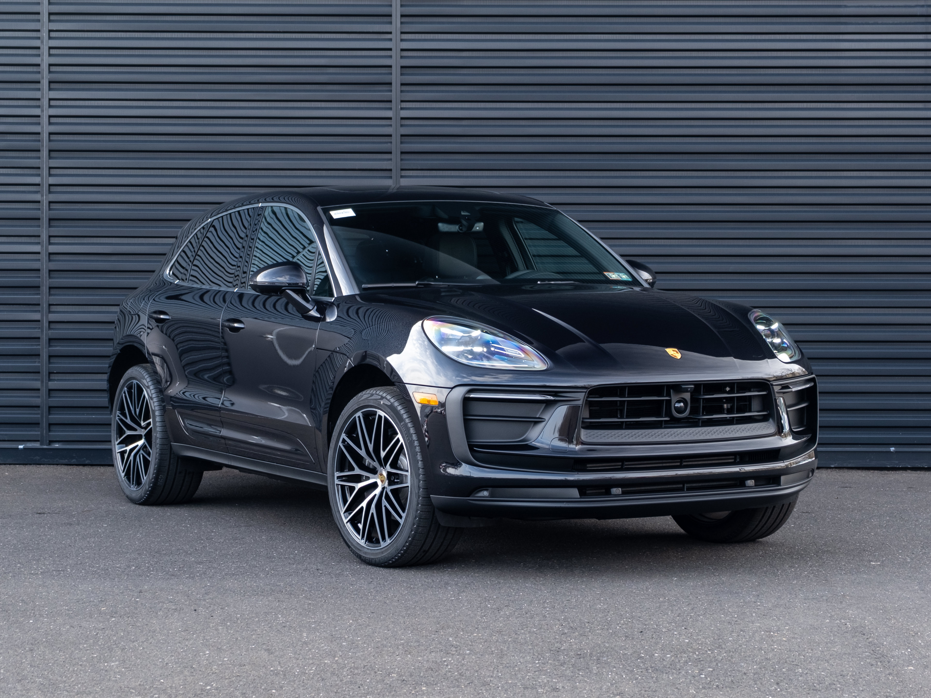Certified 2026 Porsche Macan AWD/4WD image 10