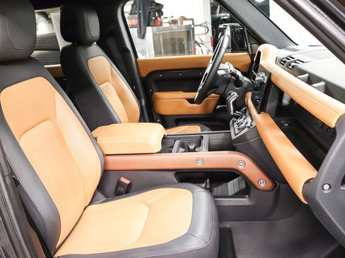 Used 2024 Land Rover Defender 110 X AWD/4WD image 16