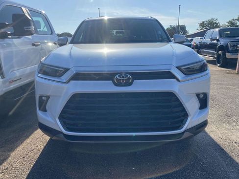 Used 2024 Toyota Grand Highlander AWD Hybrid image 2