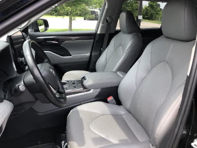 Used 2023 Toyota Highlander Limited AWD/4WD image 10