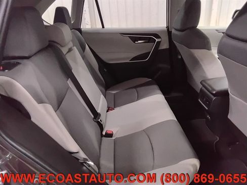 Used 2025 Toyota RAV4 XLE image 15