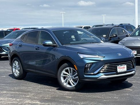 New 2026 Buick Envista Preferred FWD image 2