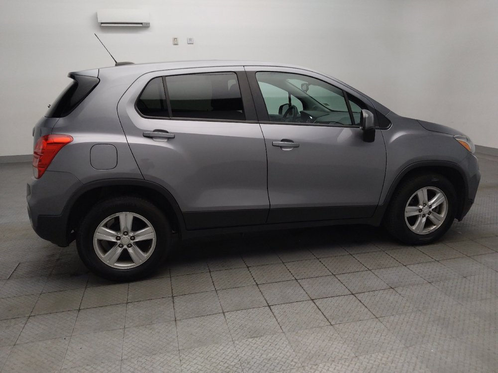 Used 2020 Chevrolet Trax LS w/ Tint and Cruise Package FWD image 10