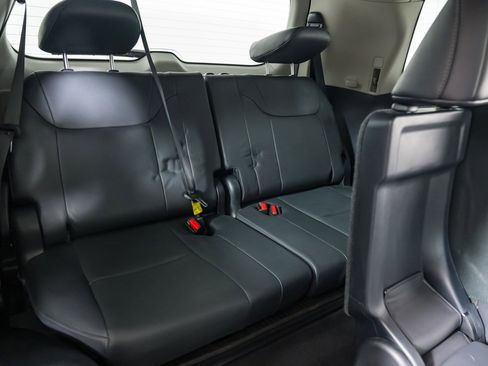 Used 2020 Lexus LX 570 4WD w/ Luxury Package image 34