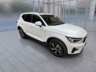 Used 2023 Volvo XC40 B5 Plus video 2