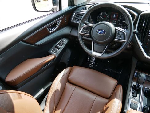 Used 2023 Subaru Ascent Touring AWD/4WD image 9