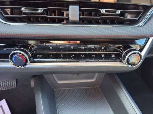 New 2026 Chevrolet Equinox RS image 14