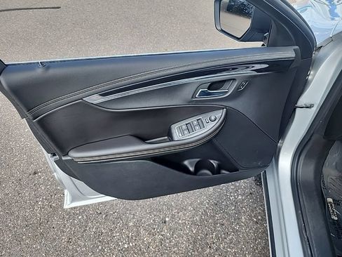 Used 2016 Chevrolet Impala LT w/ Convenience Package FWD image 7
