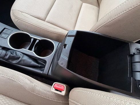 Used 2015 Toyota Corolla LE image 28