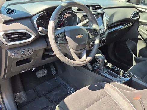 Used 2021 Chevrolet TrailBlazer LT w/ Convenience Package FWD image 11