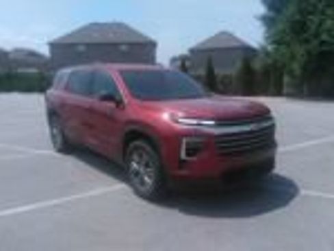 Used 2026 Chevrolet Traverse LT AWD/4WD image 1