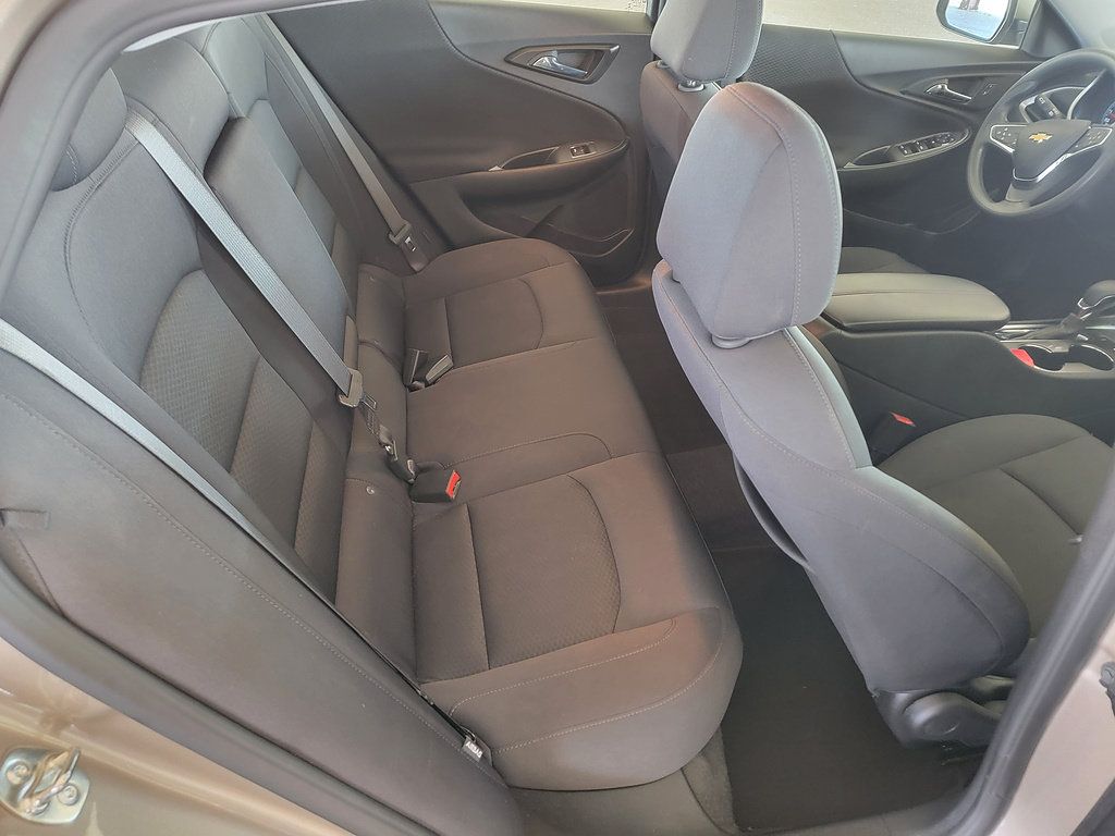 Used 2025 Chevrolet Malibu LT FWD image 7