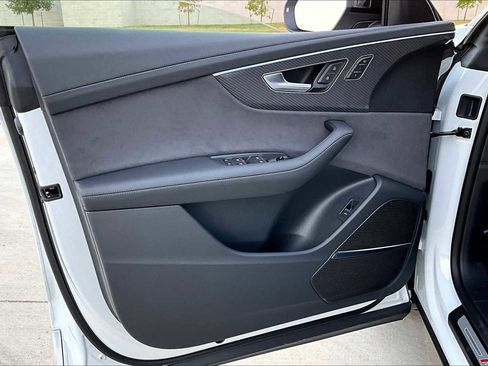 New 2026 Audi RS Q8 performance image 10