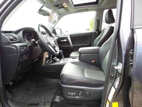 Certified 2016 Toyota 4Runner SR5 Premium image 8