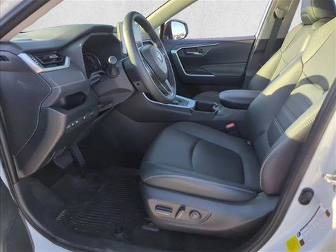 Used 2024 Toyota RAV4 XLE Premium image 9