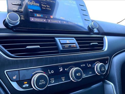 Used 2018 Honda Accord EX image 34
