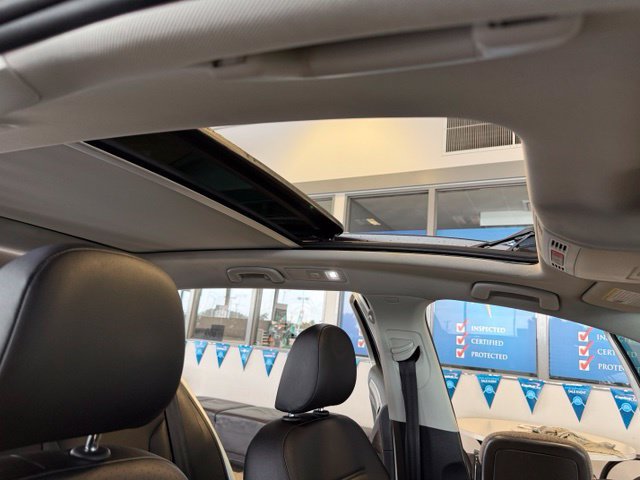 Used 2017 Volkswagen Golf SE FWD image 27