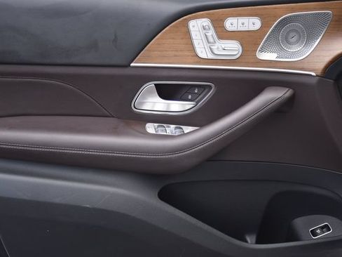 Used 2023 Mercedes-Benz GLS 450 4MATIC image 25