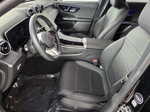 Certified 2025 Mercedes-Benz GLC 300 image 9