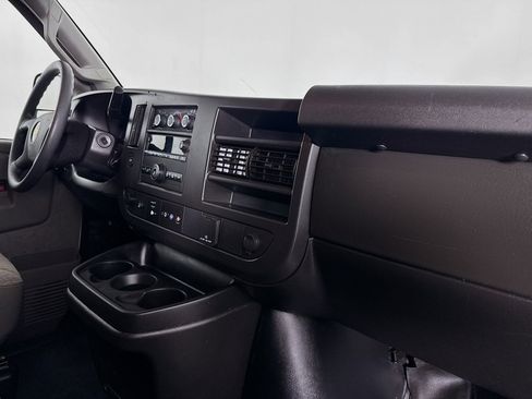 Used 2021 Chevrolet Express 2500 RWD image 21