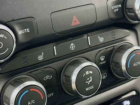 Certified 2022 RAM 1500 Big Horn image 30