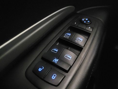 Used 2019 Dodge Durango SXT image 27