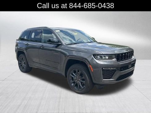 New 2026 Jeep Grand Cherokee Limited AWD/4WD image 3