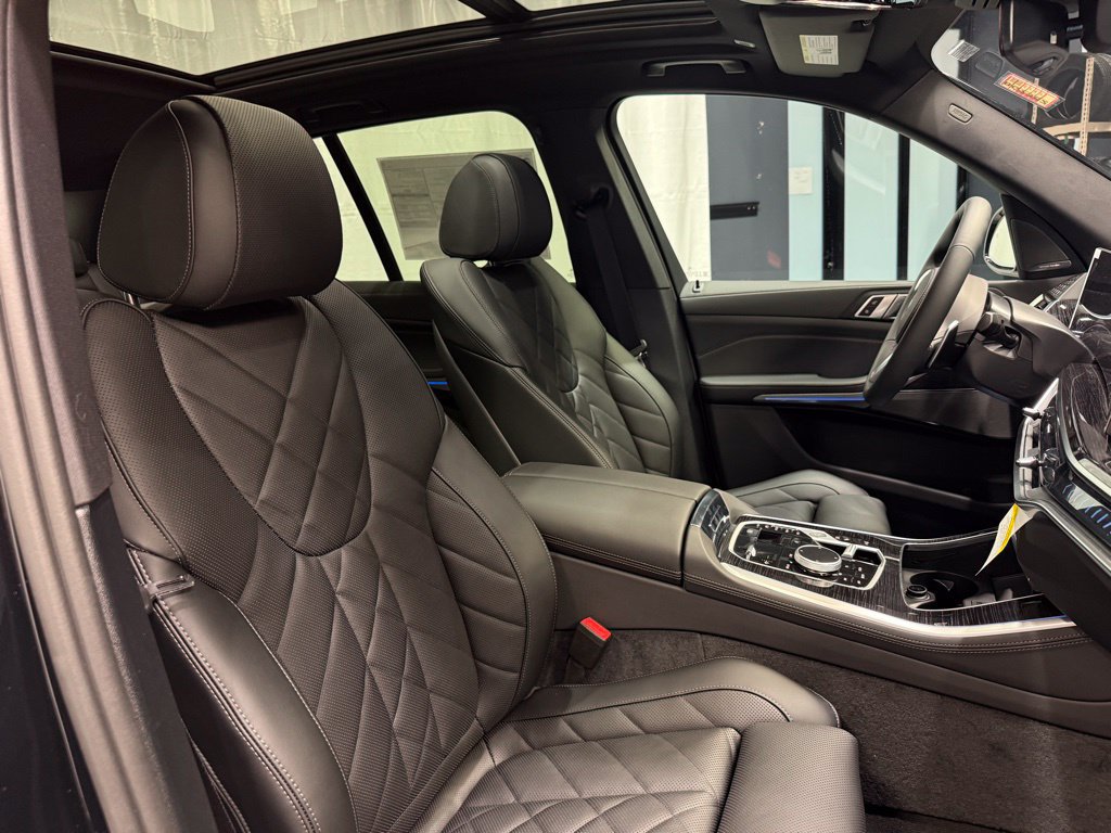 Used 2026 BMW X5 xDrive50e w/ M Sport Package AWD/4WD image 22