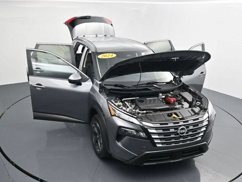 Used 2024 Nissan Rogue SV AWD/4WD image 31