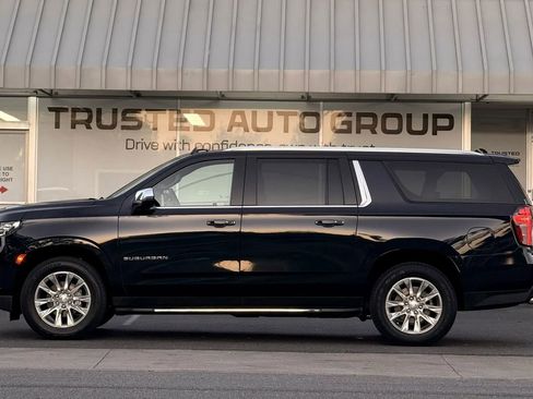 Used 2023 Chevrolet Suburban Premier RWD image 6
