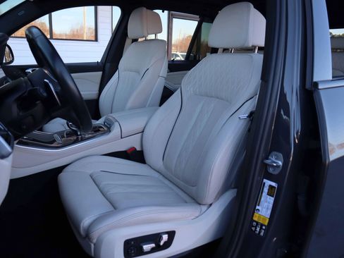 Used 2023 BMW X5 M50i w/ Executive Package image 2