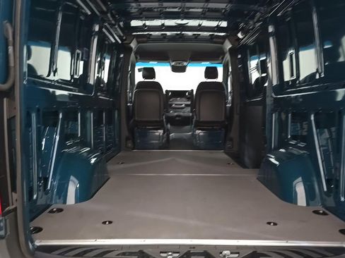 Used 2024 Mercedes-Benz Sprinter 2500 image 14