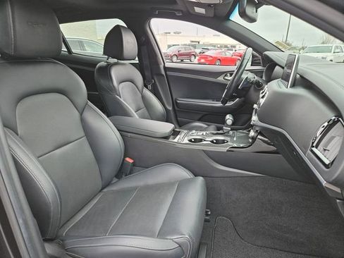 Used 2021 Kia Stinger GT1 image 19