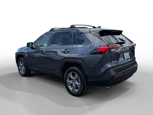 Used 2025 Toyota RAV4 LE AWD/4WD image 3