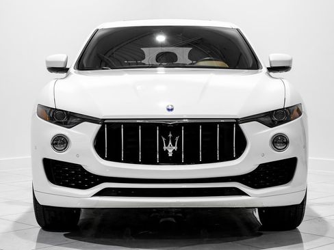 Used 2020 Maserati Levante image 2