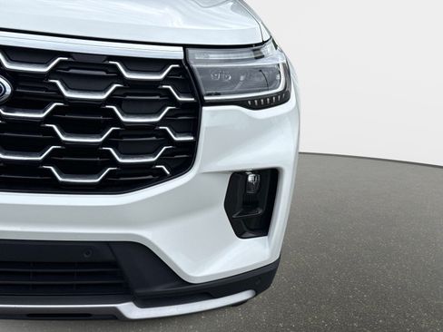Used 2025 Ford Explorer Platinum RWD image 11