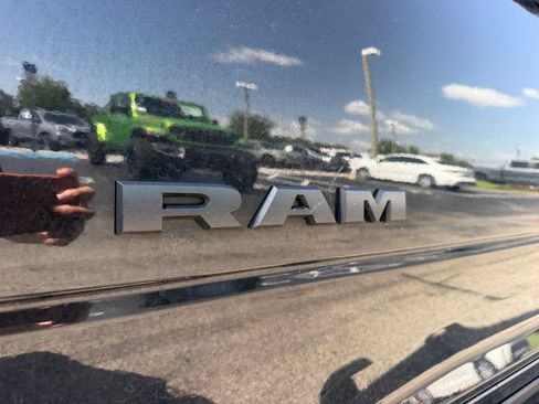 Used 2025 RAM 2500 Laramie AWD/4WD image 11
