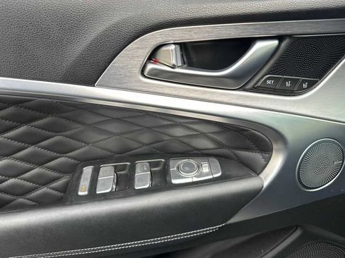 Used 2020 Genesis G70 3.3T w/ Prestige Package image 10