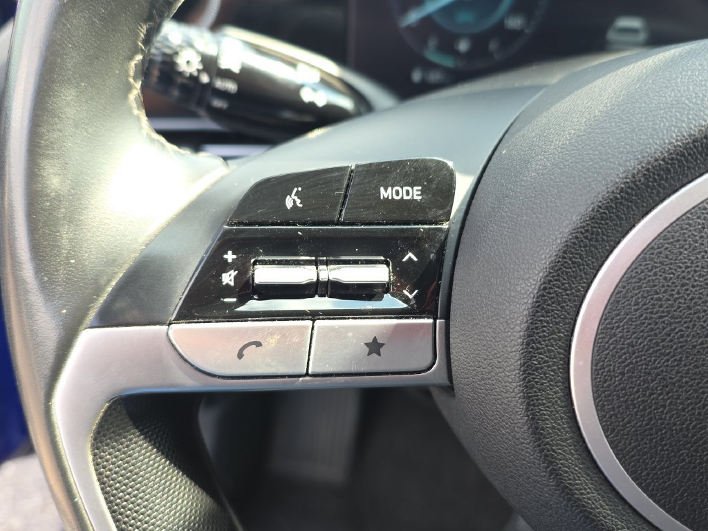 Used 2024 Hyundai Elantra Limited FWD image 18