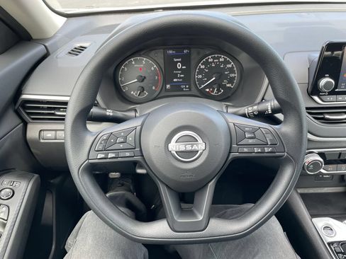 Used 2024 Nissan Altima 2.5 S FWD image 8