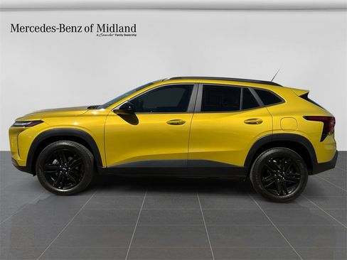 Used 2025 Chevrolet Trax ACTIV w/ Driver Confidence Package image 4